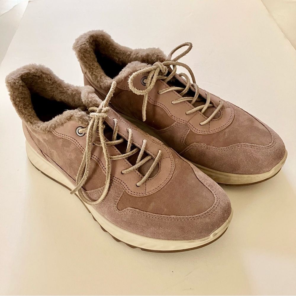 Ecco ST1 Women’s LowTop Suede Sneaker Shoes. Fur. 40EU